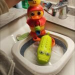 🛁🦆[SG Local Stock] JP Import Duck Bath Toy Spins, Sprays & Floats💦 photo review
