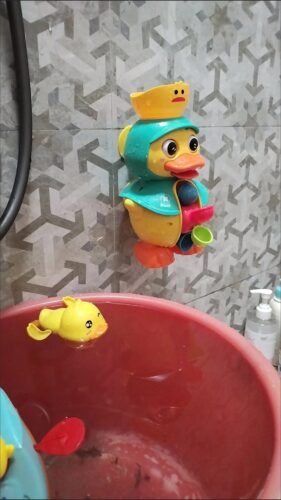 🛁🦆[SG Local Stock] JP Import Duck Bath Toy Spins, Sprays & Floats💦 photo review