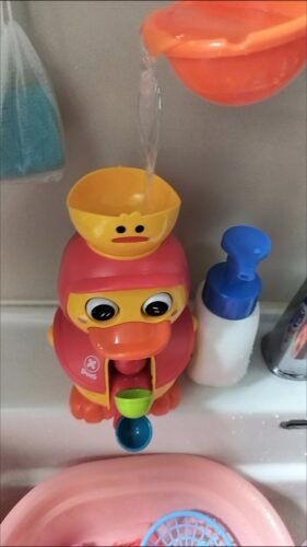 🛁🦆[SG Local Stock] JP Import Duck Bath Toy Spins, Sprays & Floats💦 photo review