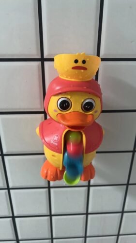 🛁🦆[SG Local Stock] JP Import Duck Bath Toy Spins, Sprays & Floats💦 photo review
